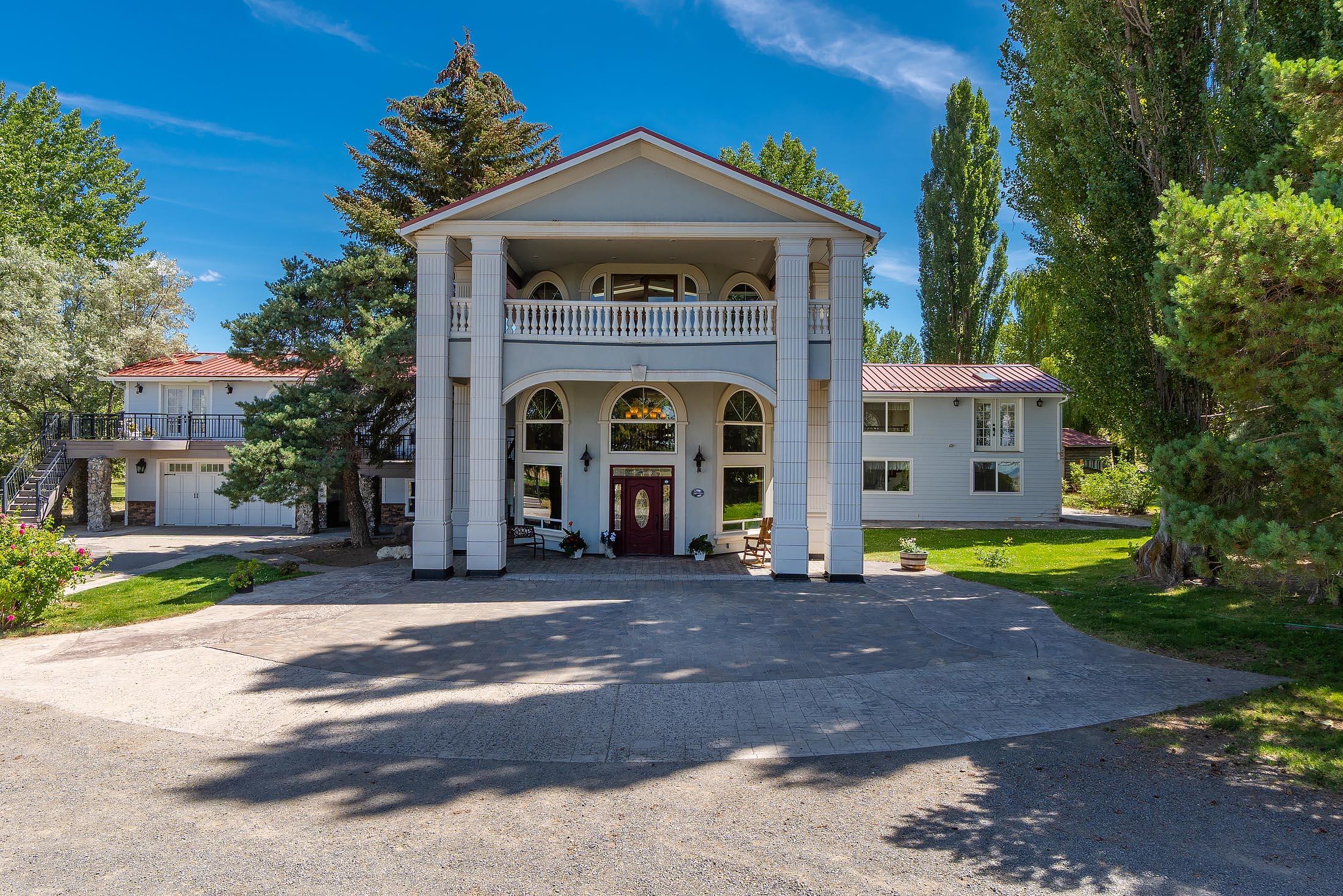 Luxurious main home entrance