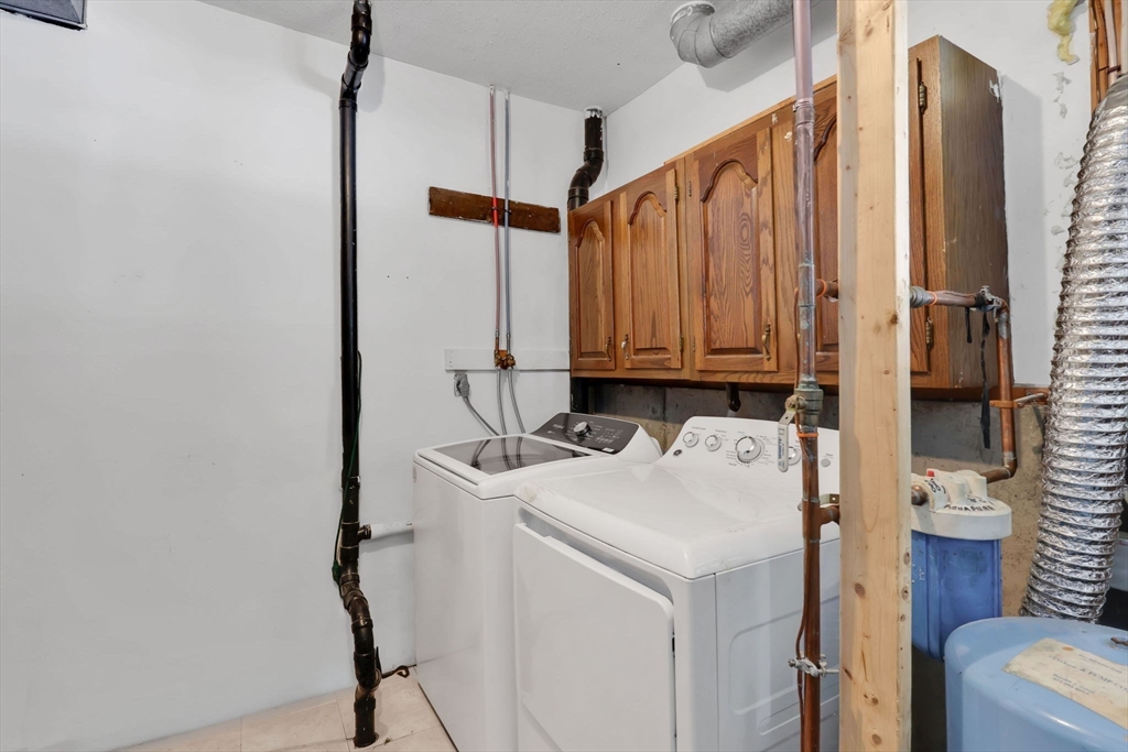 433 Ventura Street Ludlow, MA 01056 - Photo 26 of 39 a utility room with dryer and washer