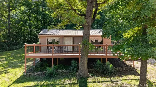 $179,900 | 418 Outlook Drive, Edwards, MO 65326
