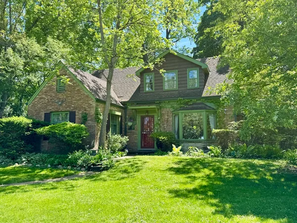 $375,000 | 101 East Olive Avenue, Prospect Heights, IL 60070