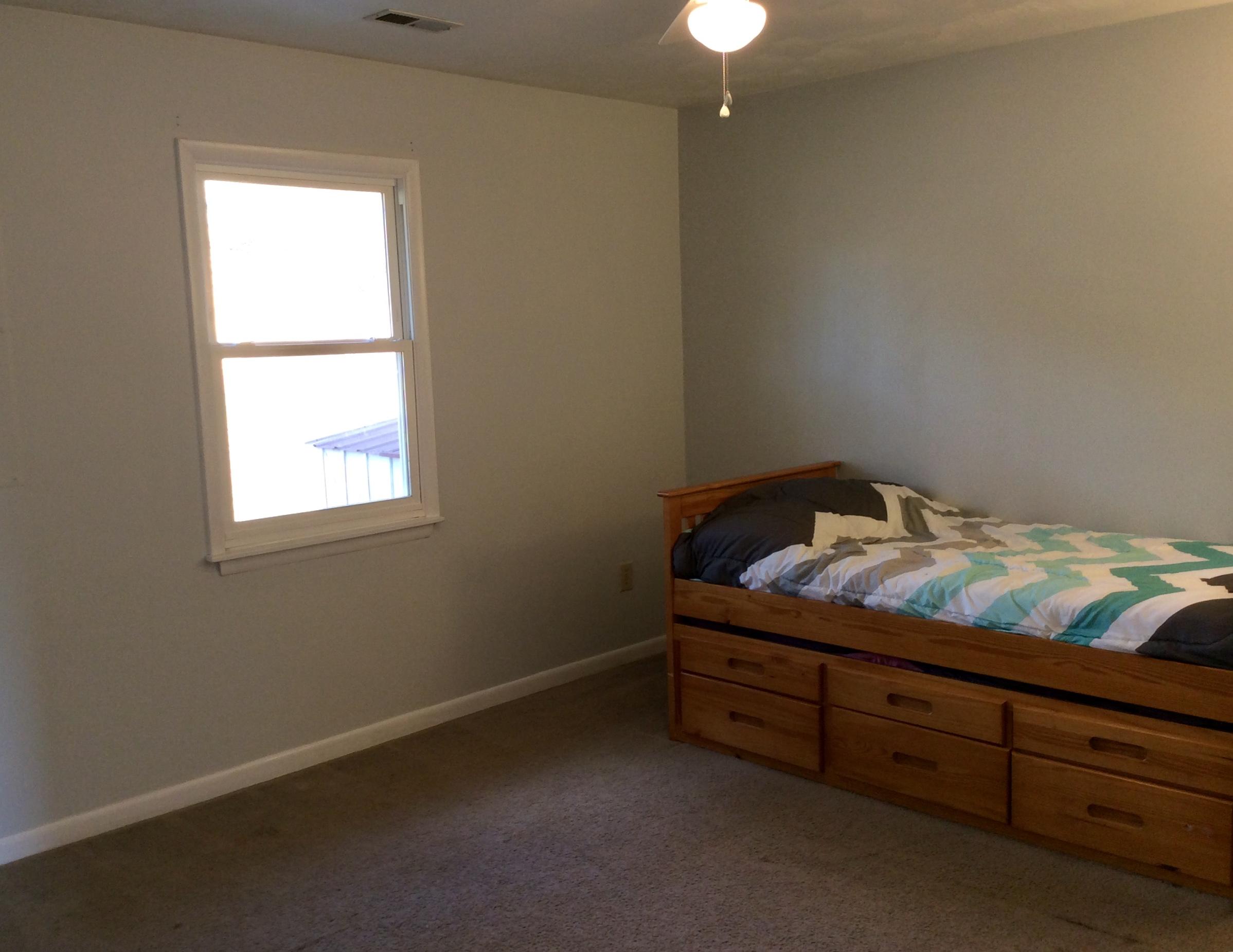 8373 Robin Lynn Road Roanoke, VA 24019 - Photo 11 of 15 55BC2BB7-9E6E-43C7-B3C7-01ABC9CDC1AC