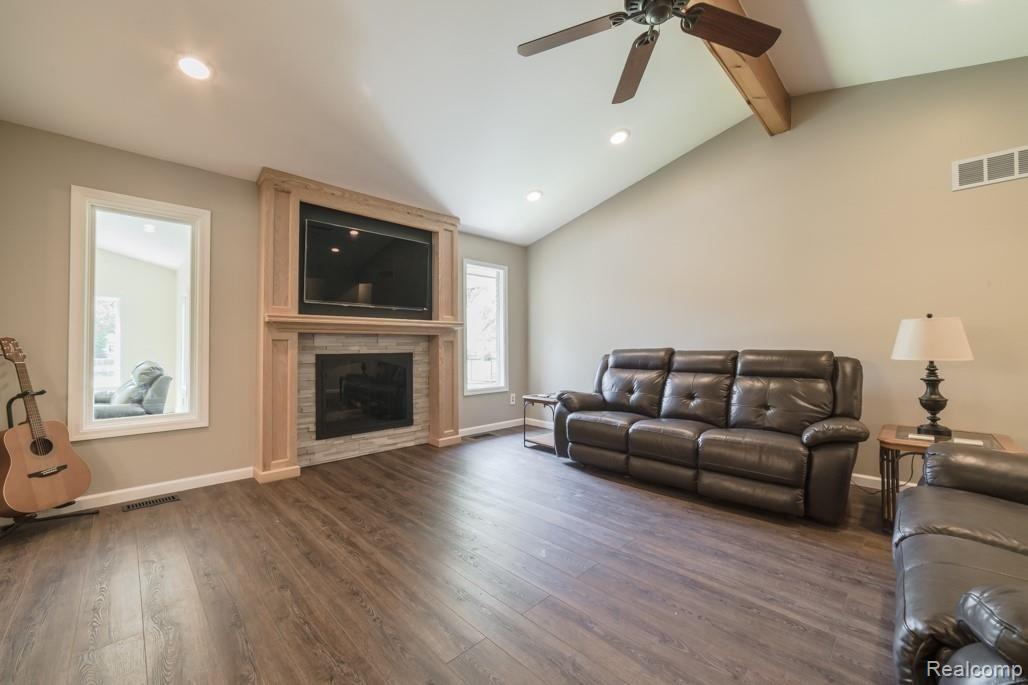 911 Francis Street Rochester, MI 48307 - Photo 11 of 76 911 Francis-24.jpg