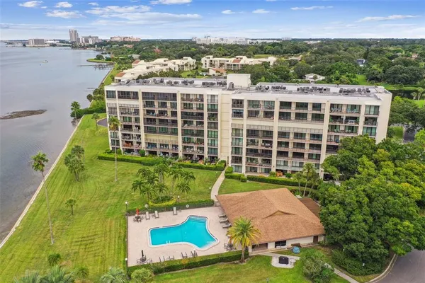 $2,650 | 100 Oakmont Lane, Unit 106, Belleair, FL 33756