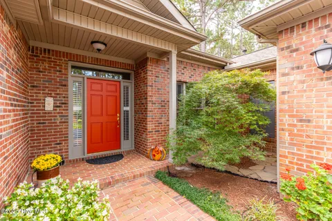 $575,000 | 167 Hunter Trail, Southern Pines, NC 28387