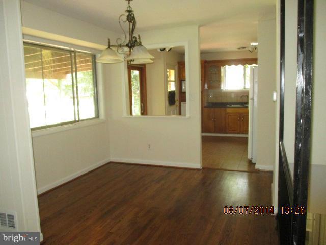 418 Torrington Place Silver Spring, MD 20901 - Photo 9 of 21 Dining Room