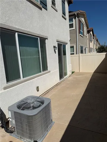 $4,490 | 9504 Corterra Lane, Panorama City, CA 91402