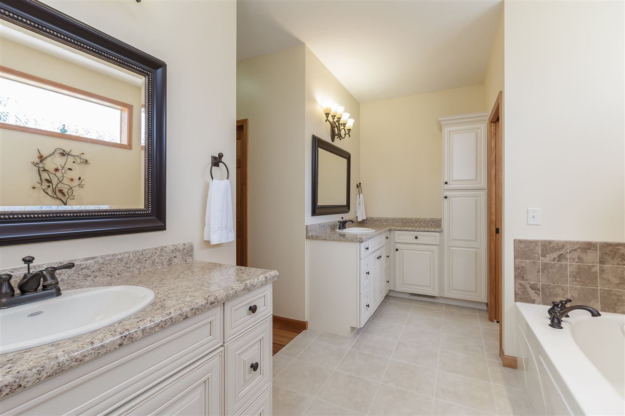 59400 Hickory Road Mishawaka, IN 46544 - Photo 21 of 34 Gallery Image 21
