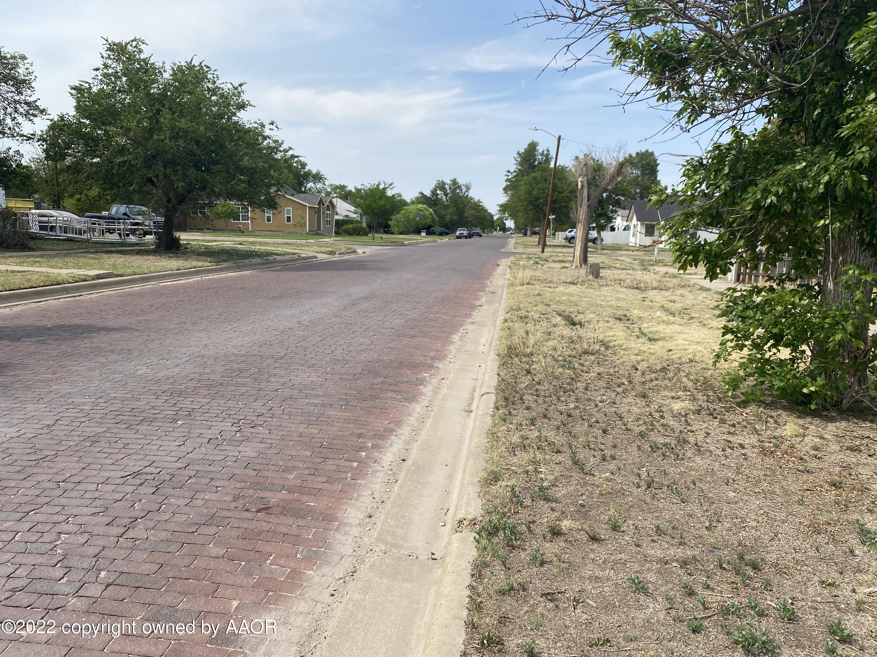 809 South Drake Street Perryton, TX 79070 - Photo 16 of 17 Photo May 16, 4 31 05 PM
