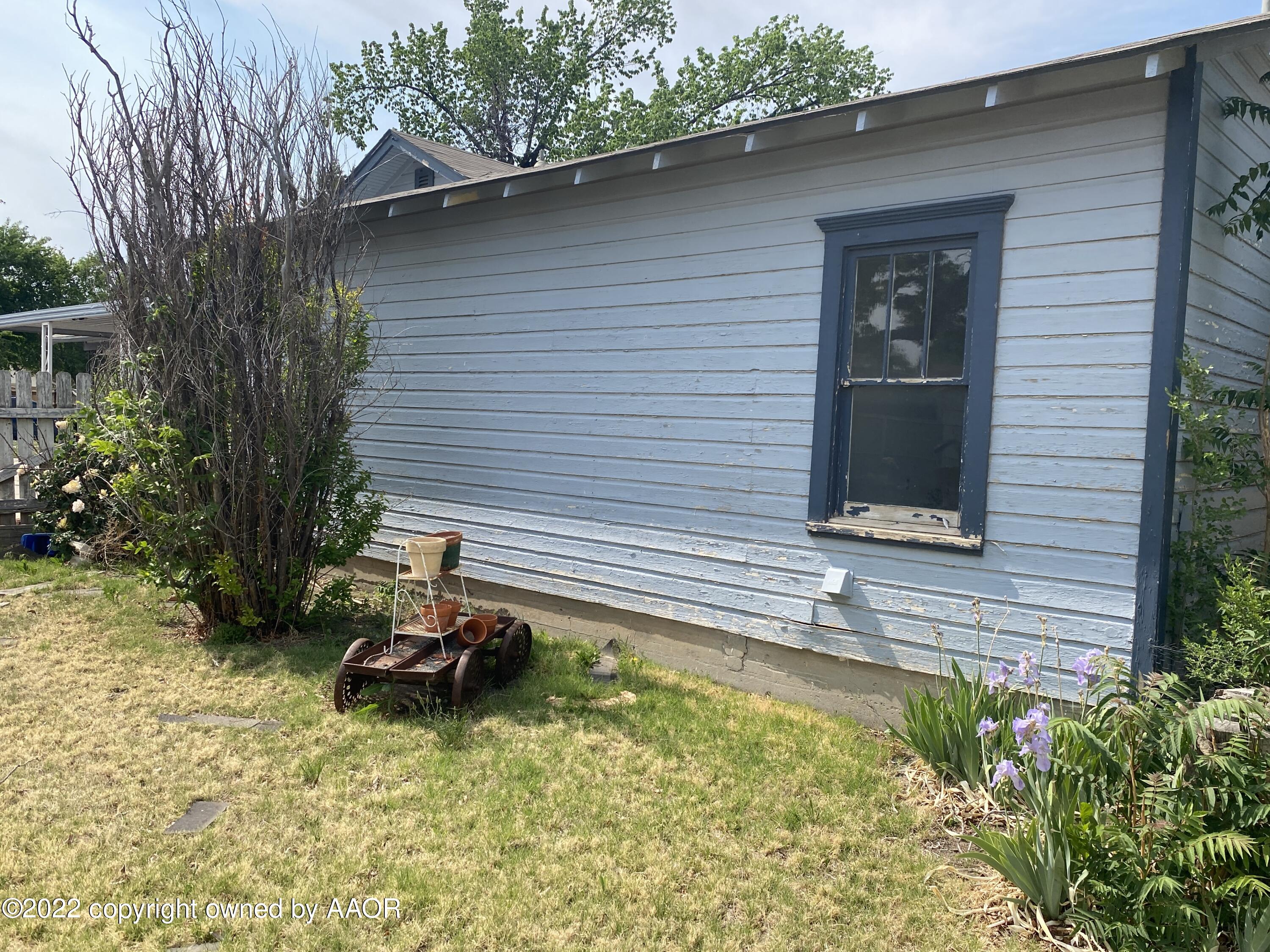 809 South Drake Street Perryton, TX 79070 - Photo 4 of 17 Photo May 16, 4 21 06 PM