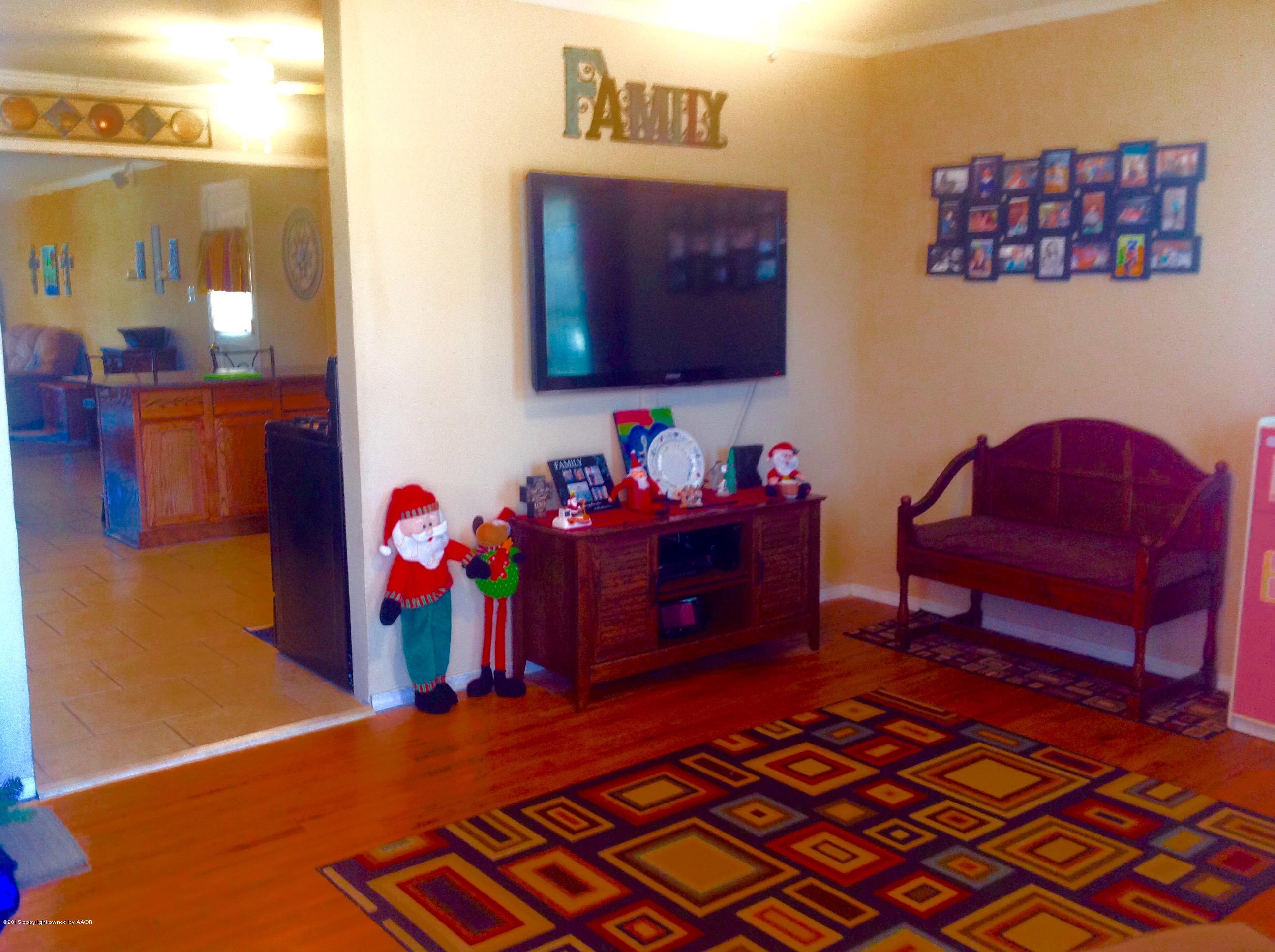 4210 South Ong Street Amarillo, TX 79110 - Photo 3 of 15 ong living area 1 of 2