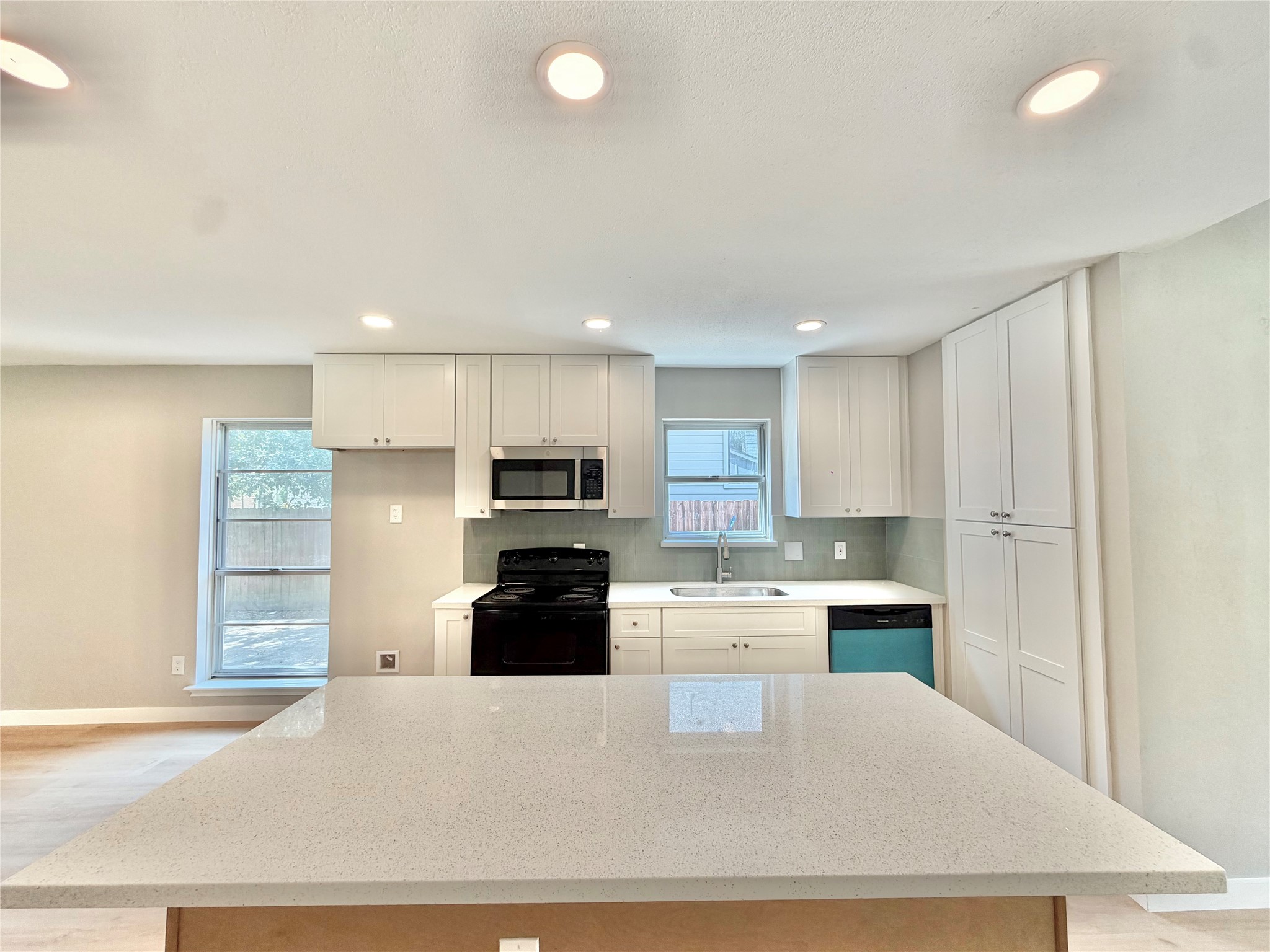 9010 Roos Road Houston, TX 77036 - Photo 11 of 42 Gallery Image 11