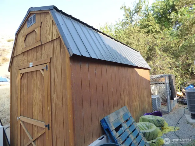 $309,900 | 304 Pearl Street, Pateros, WA 98846