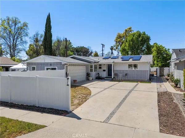 $1,149,000 | 8353 Chimineas Avenue, Northridge, CA 91325