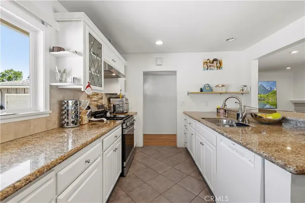 $1,149,000 | 8353 Chimineas Avenue, Northridge, CA 91325