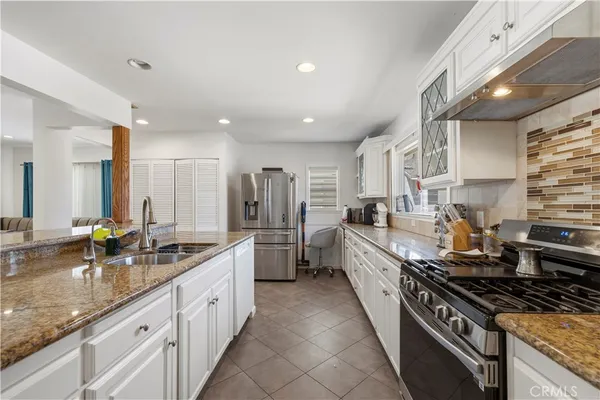 $1,149,000 | 8353 Chimineas Avenue, Northridge, CA 91325