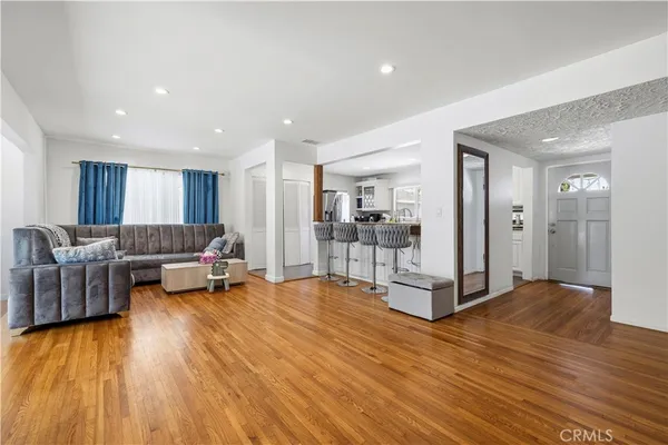 $1,149,000 | 8353 Chimineas Avenue, Northridge, CA 91325