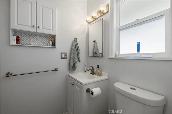 $1,149,000 | 8353 Chimineas Avenue, Northridge, CA 91325