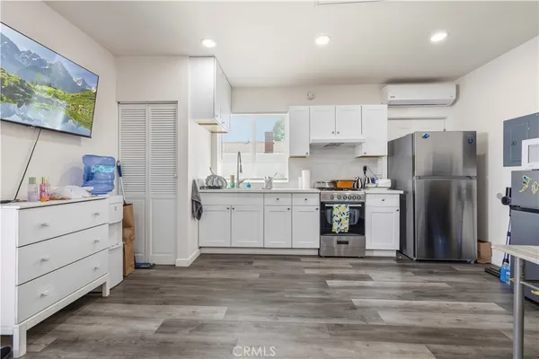 $1,149,000 | 8353 Chimineas Avenue, Northridge, CA 91325