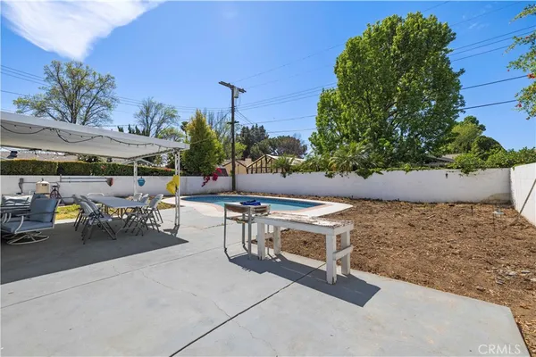 $1,149,000 | 8353 Chimineas Avenue, Northridge, CA 91325