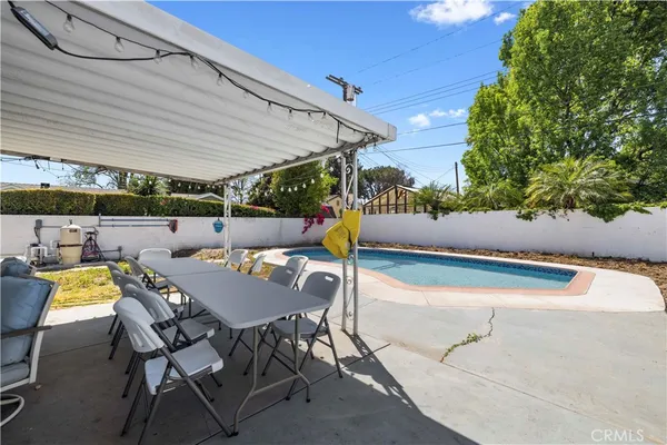 $1,149,000 | 8353 Chimineas Avenue, Northridge, CA 91325