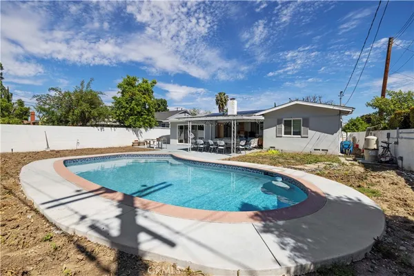 $1,149,000 | 8353 Chimineas Avenue, Northridge, CA 91325