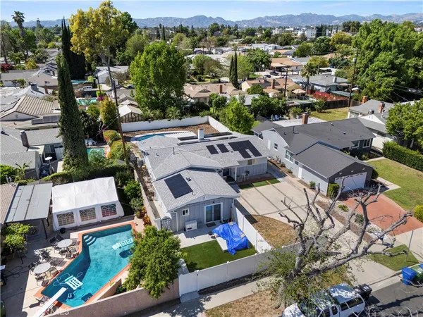 $1,149,000 | 8353 Chimineas Avenue, Northridge, CA 91325