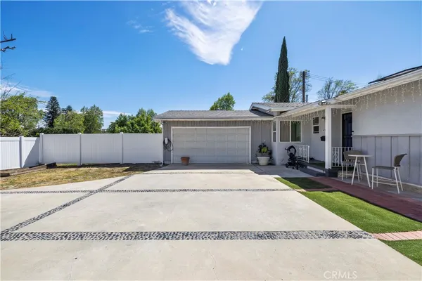 $1,149,000 | 8353 Chimineas Avenue, Northridge, CA 91325