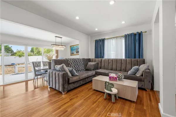 $1,149,000 | 8353 Chimineas Avenue, Northridge, CA 91325