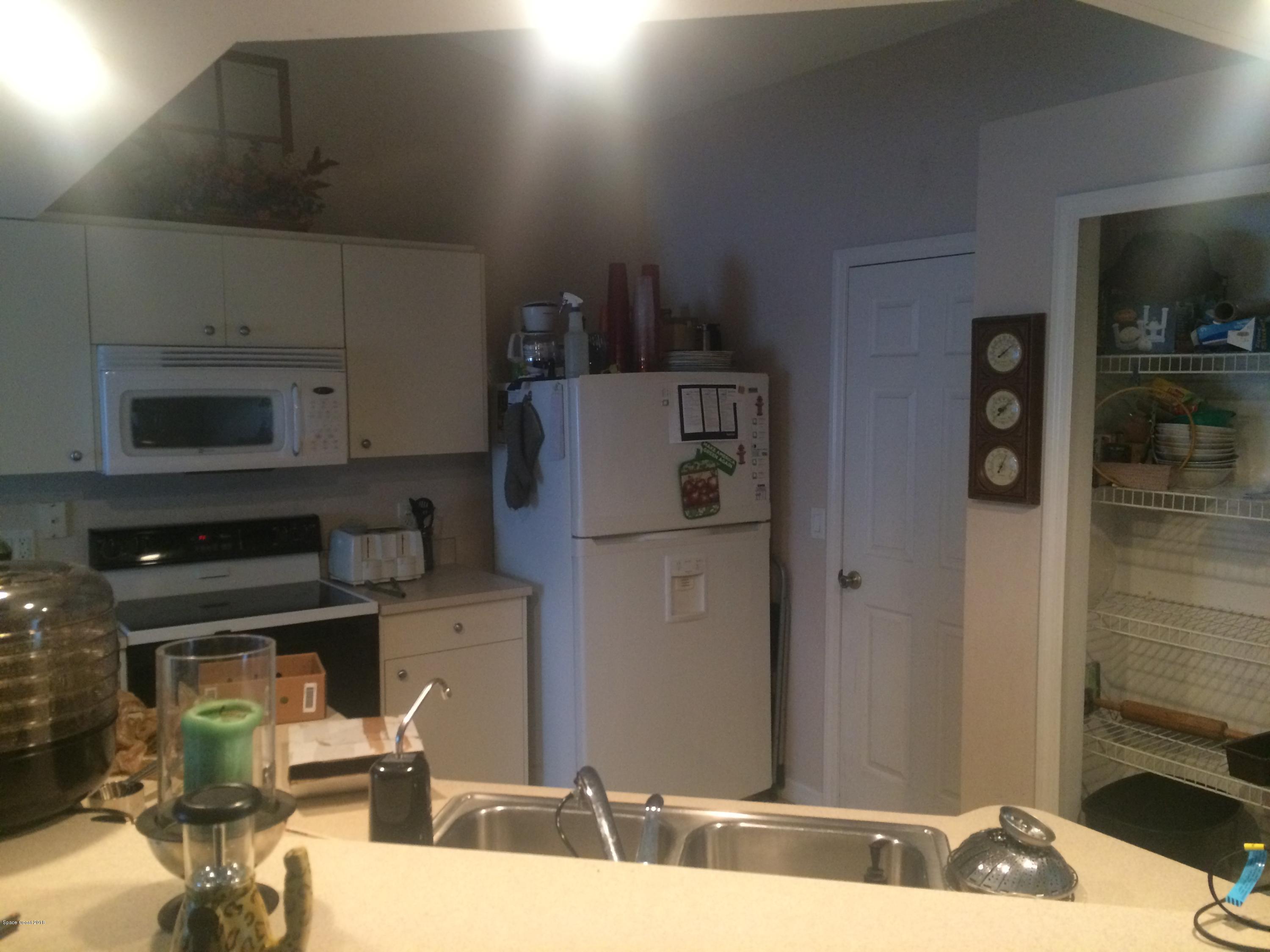 279 Delake Road Northwest Palm Bay, FL 32907 - Photo 3 of 13 IMG_8929
