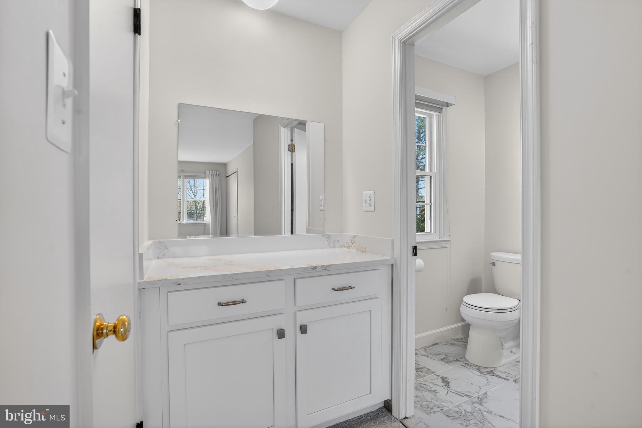 5401 Kinnerly Court Burke, VA 22015 - Photo 14 of 30 Primary Full Bathroom