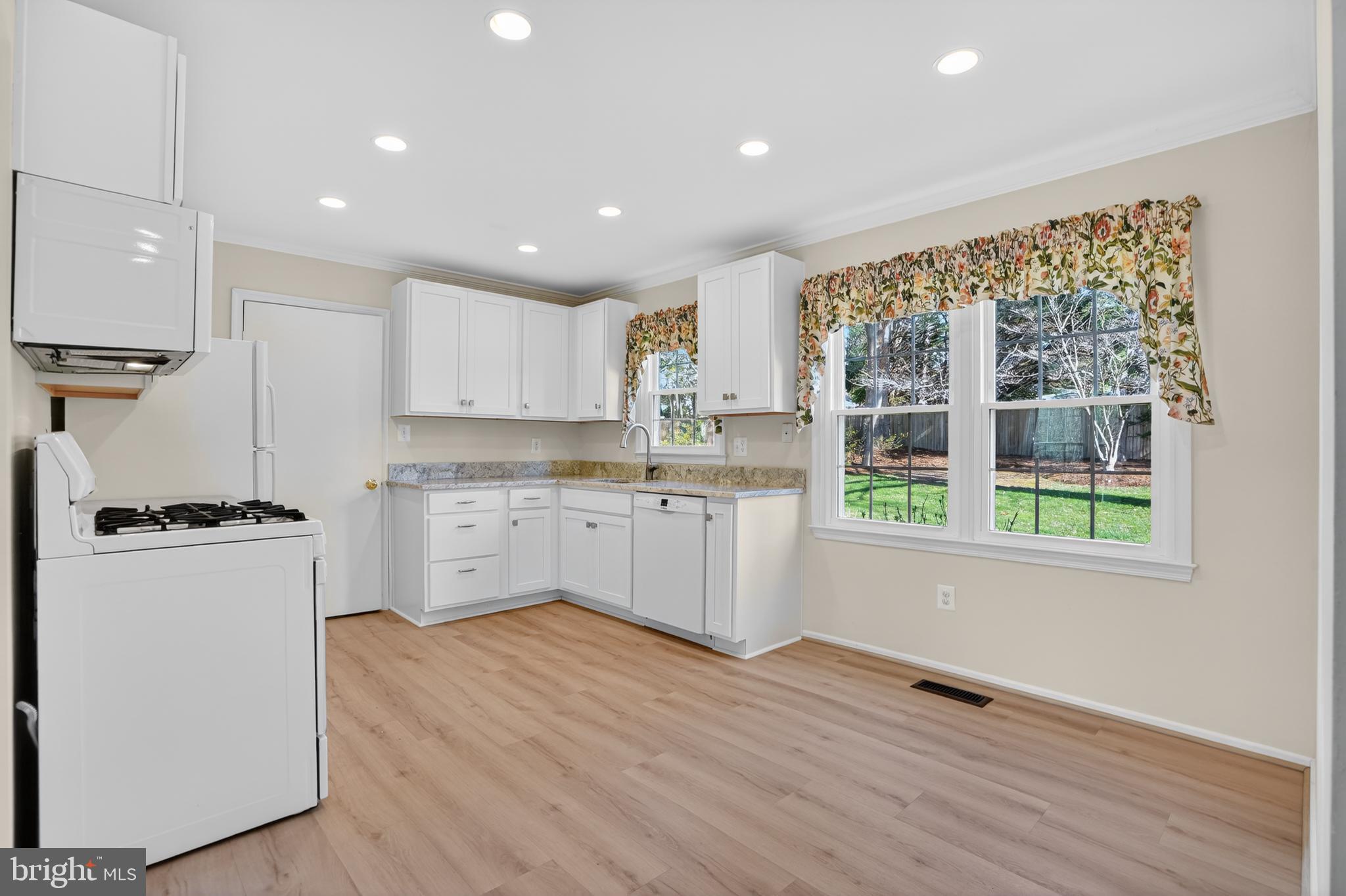 5401 Kinnerly Court Burke, VA 22015 - Photo 6 of 30 Kitchen with space for table