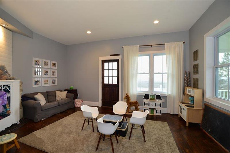 111 Main Street Hickory, PA 15340 - Photo 4 of 24 Gallery Image 4