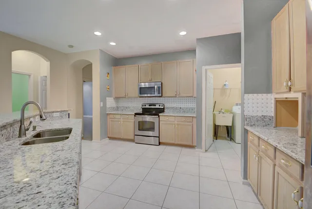 $4,250 | 1282 Pebble Ridge Lane, West Palm Beach, FL 33411