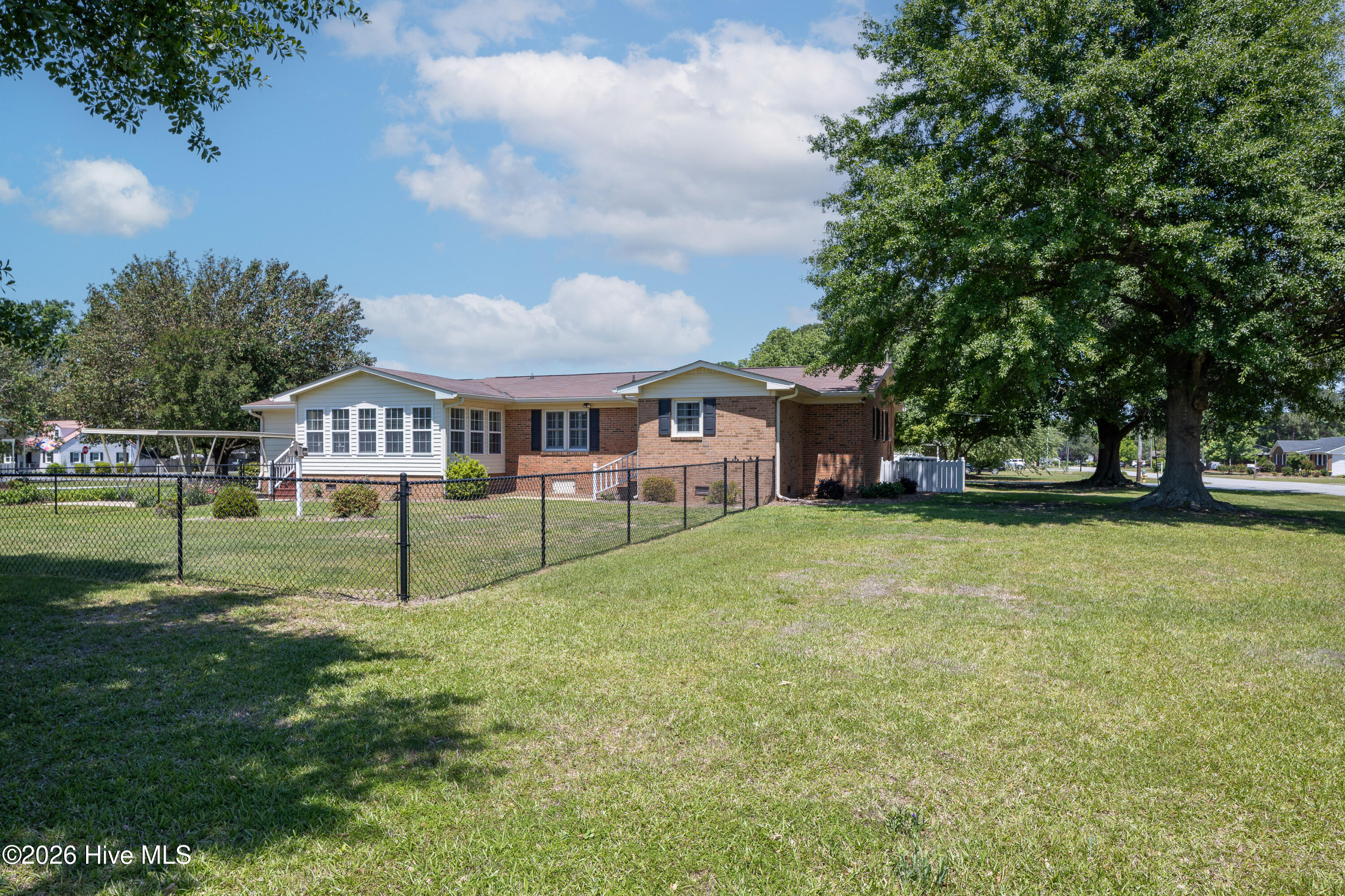 402 Willow Road Clinton, NC 28328 - Photo 29 of 31 402 Willow St16