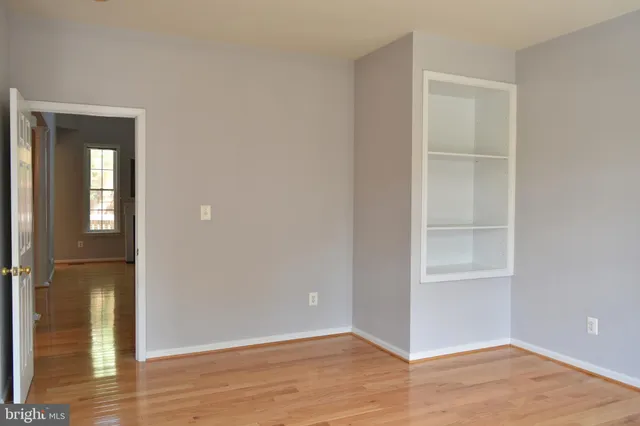 $3,400 | 20387 Fallsway Terrace, Sterling, VA 20165