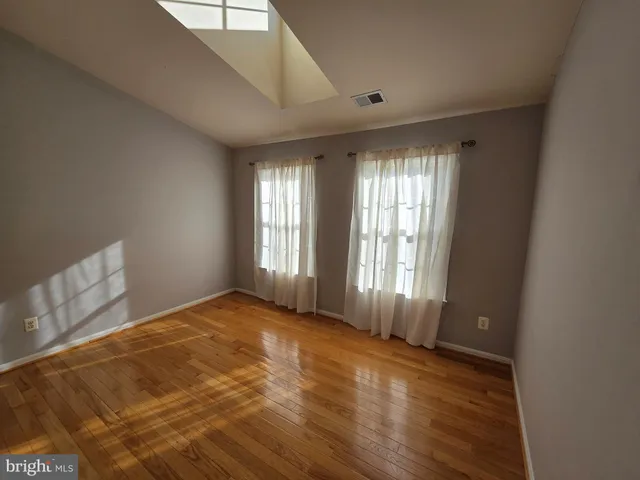 $3,400 | 20387 Fallsway Terrace, Sterling, VA 20165