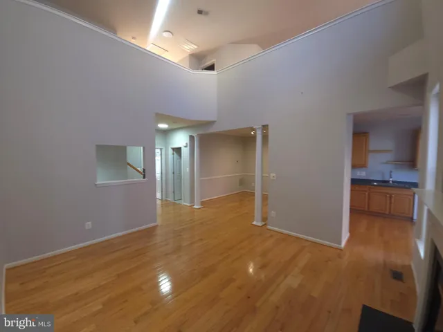 $3,400 | 20387 Fallsway Terrace, Sterling, VA 20165