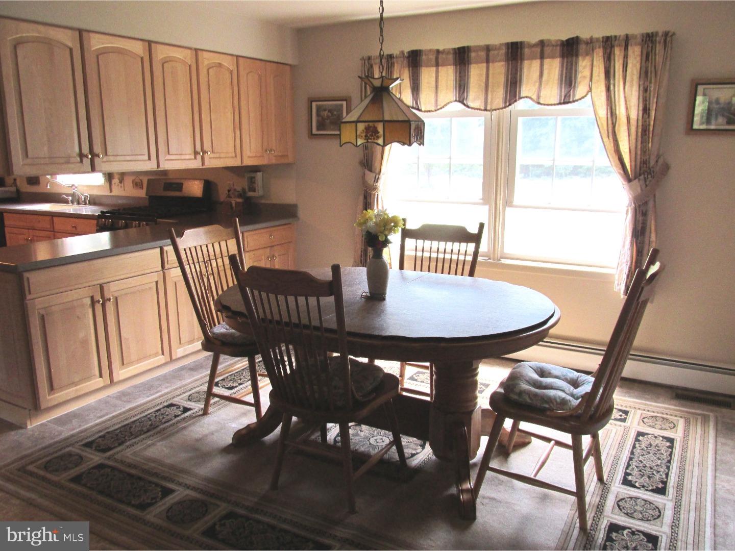 968 Apple Road Quakertown, PA 18951 - Photo 6 of 25 Gallery Image 6