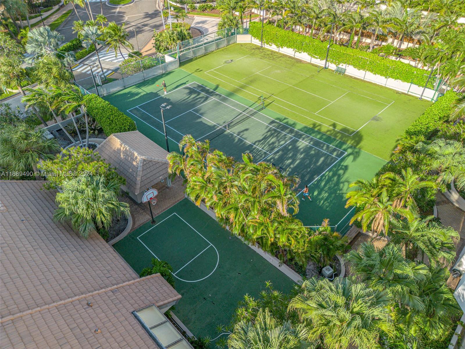 520 Brickell Key Drive, Unit A705 Miami, FL 33131 - Photo 51 of 66 a view of a garden