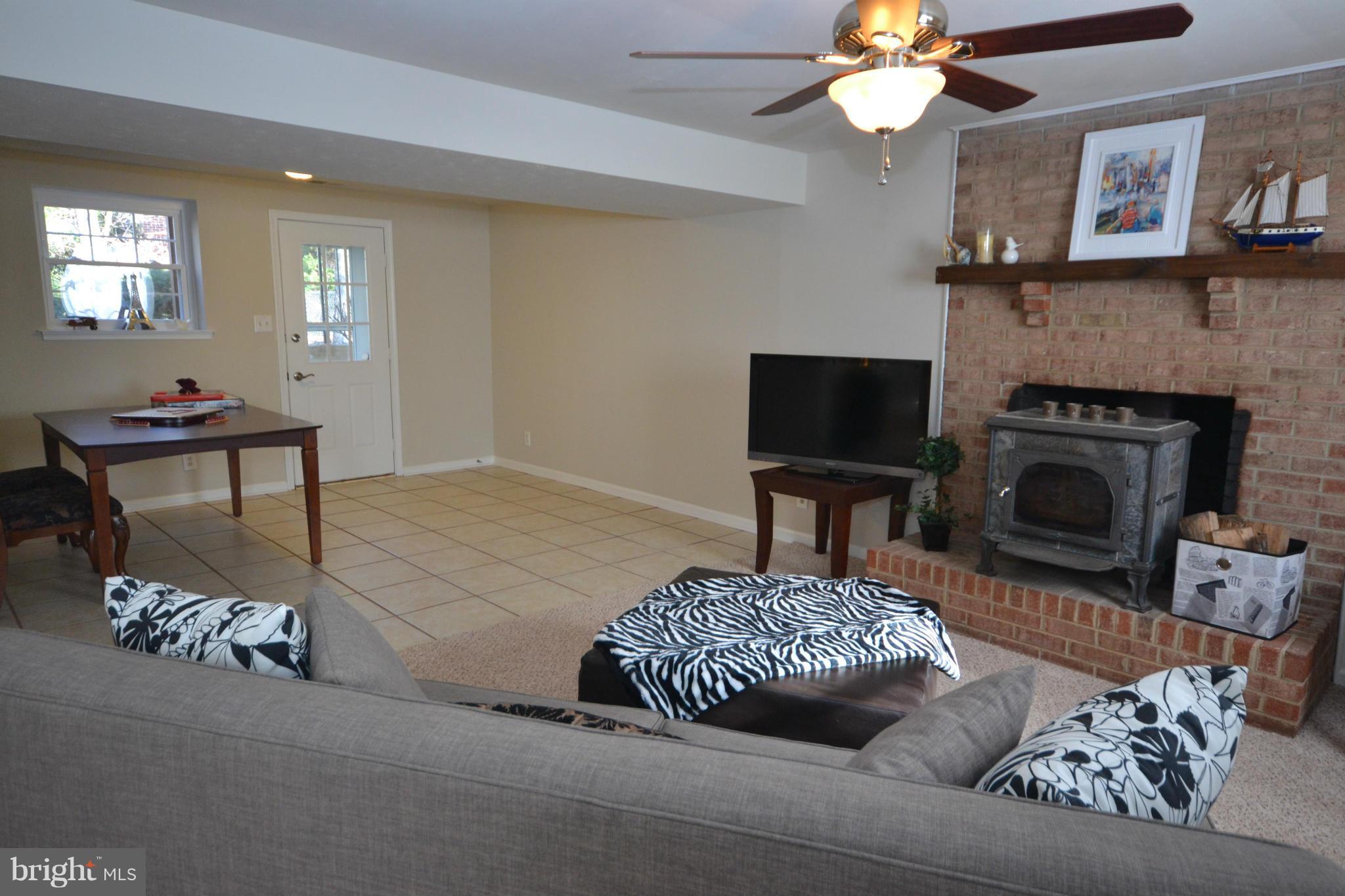 219 Poplar Road Fredericksburg, VA 22406 - Photo 19 of 30 Family Room