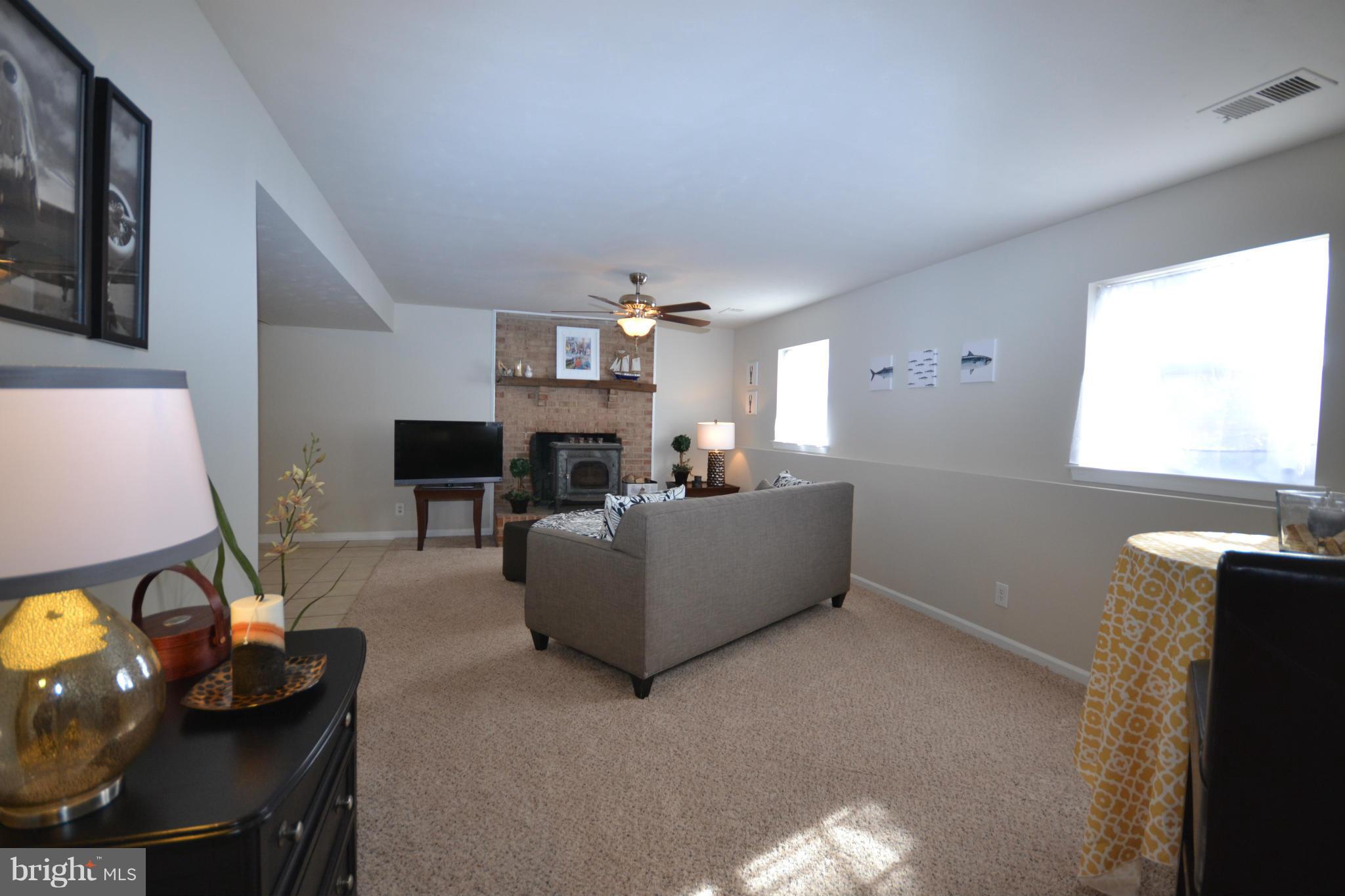 219 Poplar Road Fredericksburg, VA 22406 - Photo 22 of 30 Family Room