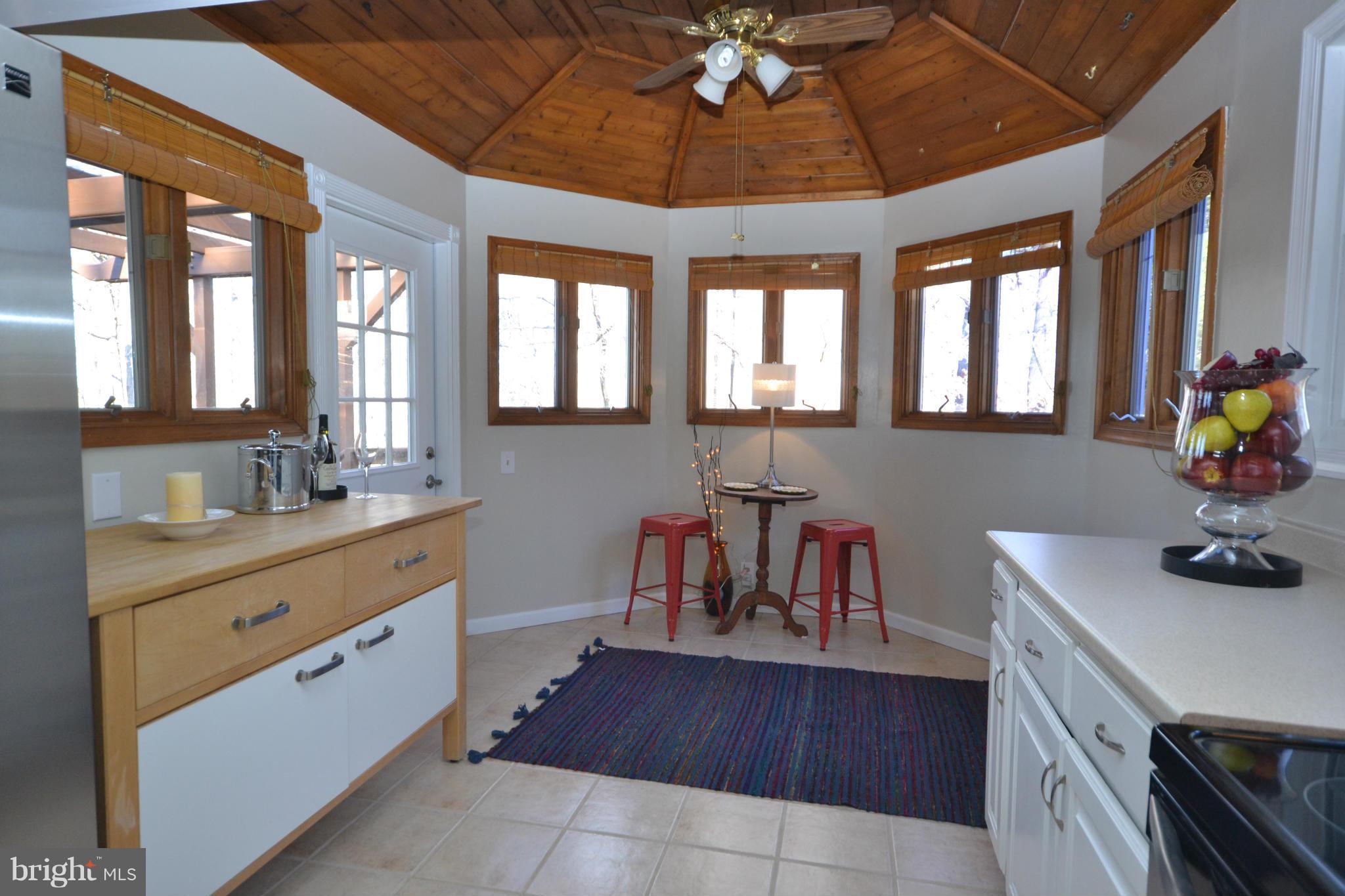 219 Poplar Road Fredericksburg, VA 22406 - Photo 9 of 30 Unique Vaulted ceiling in Eat in Kitchen