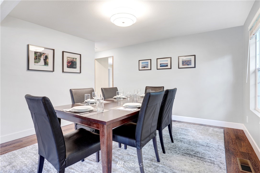 18111 150th Court Southeast Renton, WA 98058 - Photo 5 of 23 Gallery Image 5