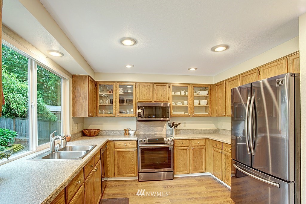 18111 150th Court Southeast Renton, WA 98058 - Photo 8 of 23 Gallery Image 8