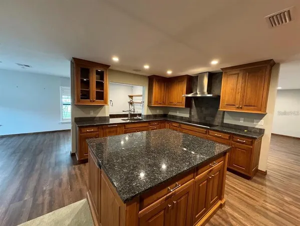 $2,600 | 5033 Vivienda Way, Unit 19, Sarasota, FL 34235