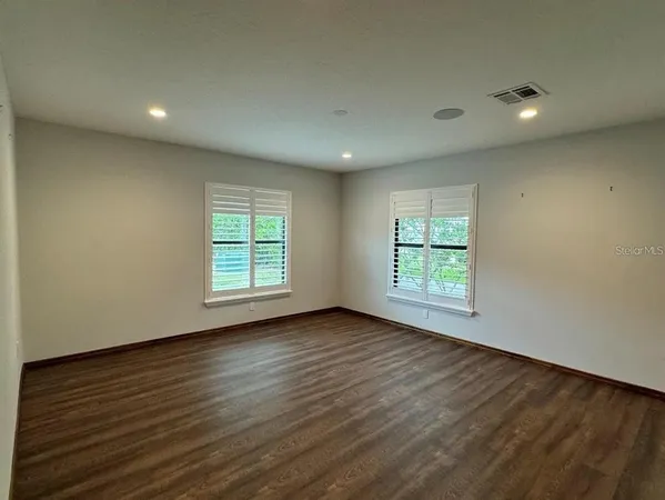 $2,600 | 5033 Vivienda Way, Unit 19, Sarasota, FL 34235