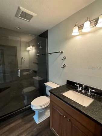 $2,600 | 5033 Vivienda Way, Unit 19, Sarasota, FL 34235