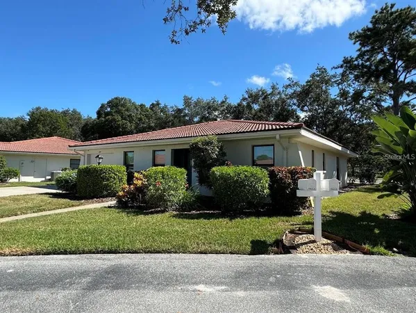 $2,600 | 5033 Vivienda Way, Unit 19, Sarasota, FL 34235