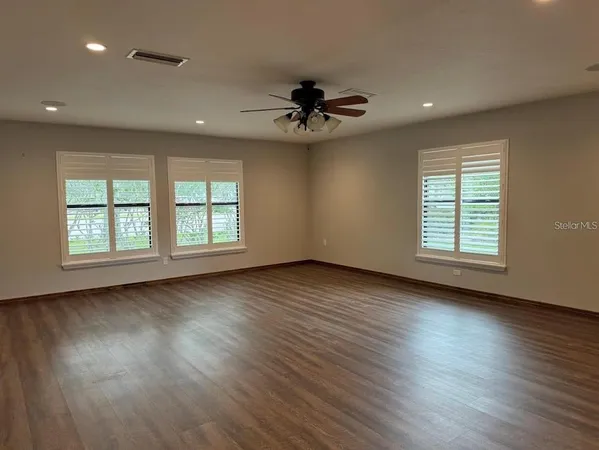 $2,600 | 5033 Vivienda Way, Unit 19, Sarasota, FL 34235