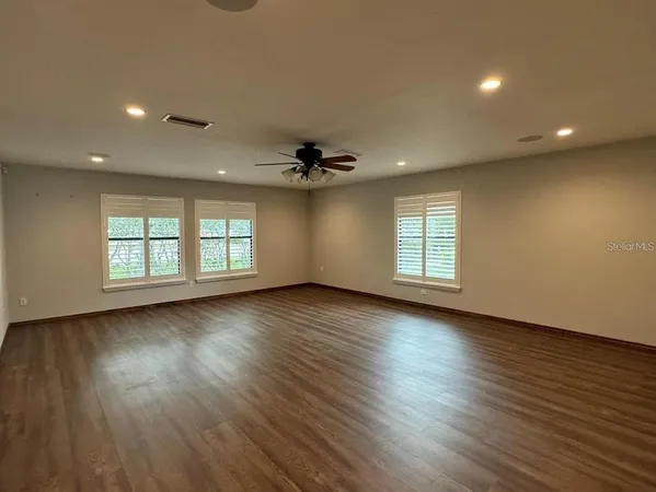 $2,600 | 5033 Vivienda Way, Unit 19, Sarasota, FL 34235